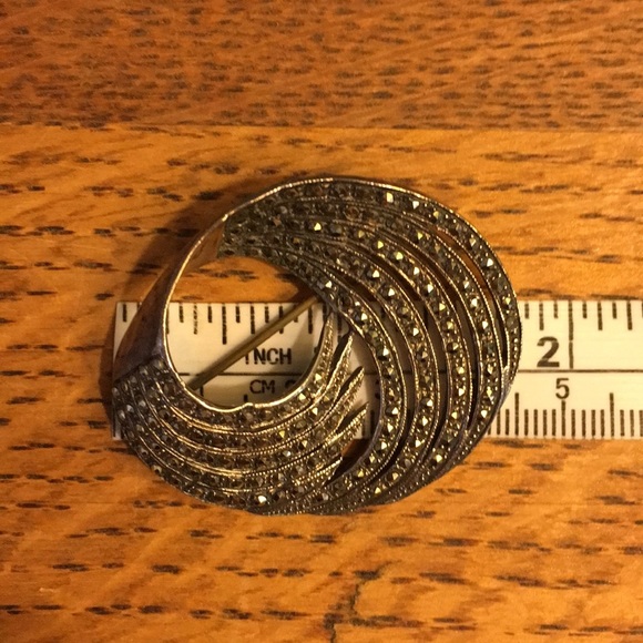 Vintage Sterling Silver Marcasite Brooch - Picture 5 of 6